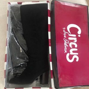 Black Knee-High Boots with Wooded Chunky Heel